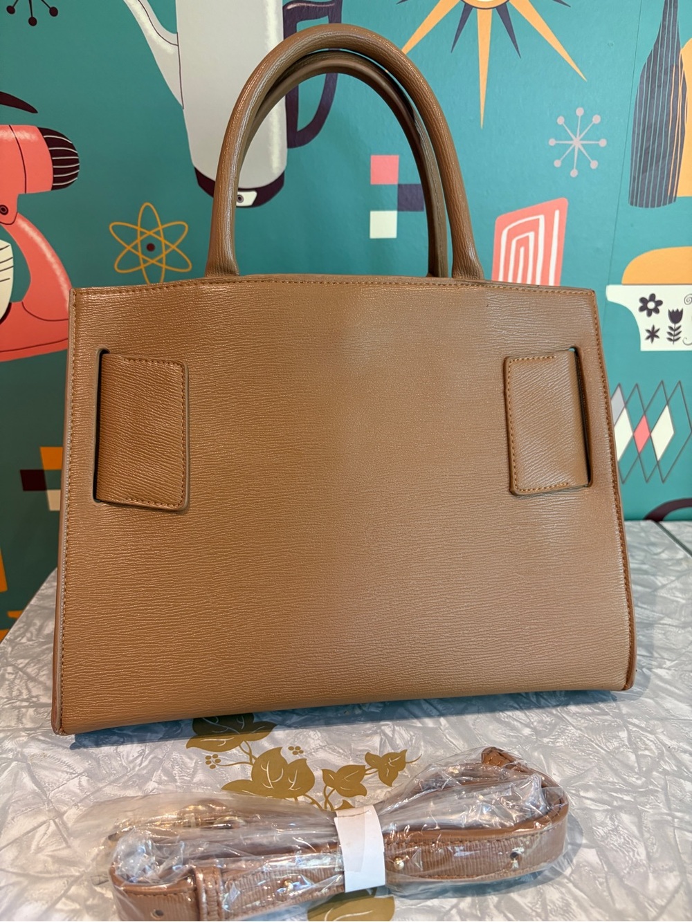 New Kiki Kouture large hand bag. Large buckle/brown sides snakeskin look. - Picture 2 of 6